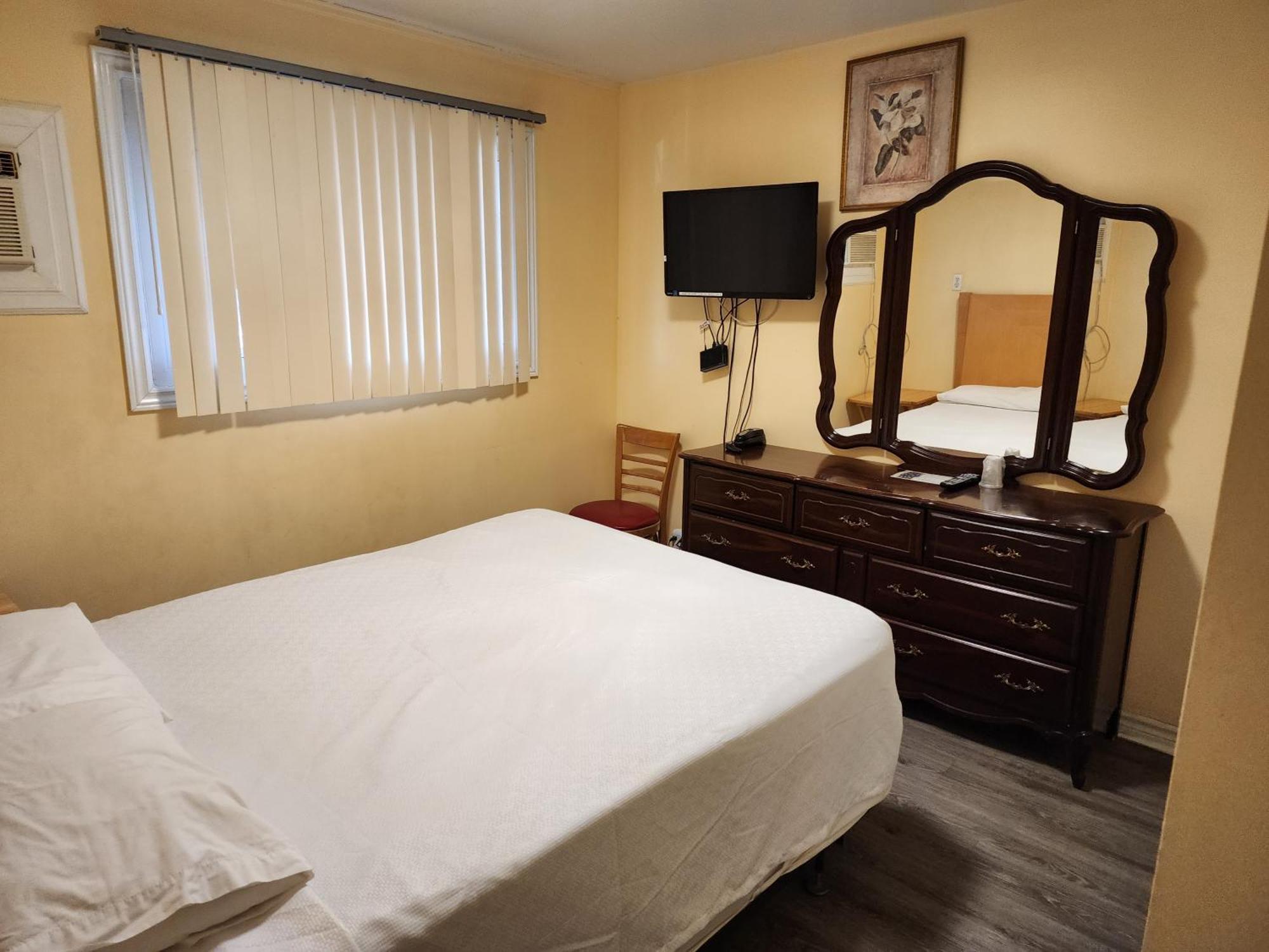 Sunparlor Motel Leamington Esterno foto