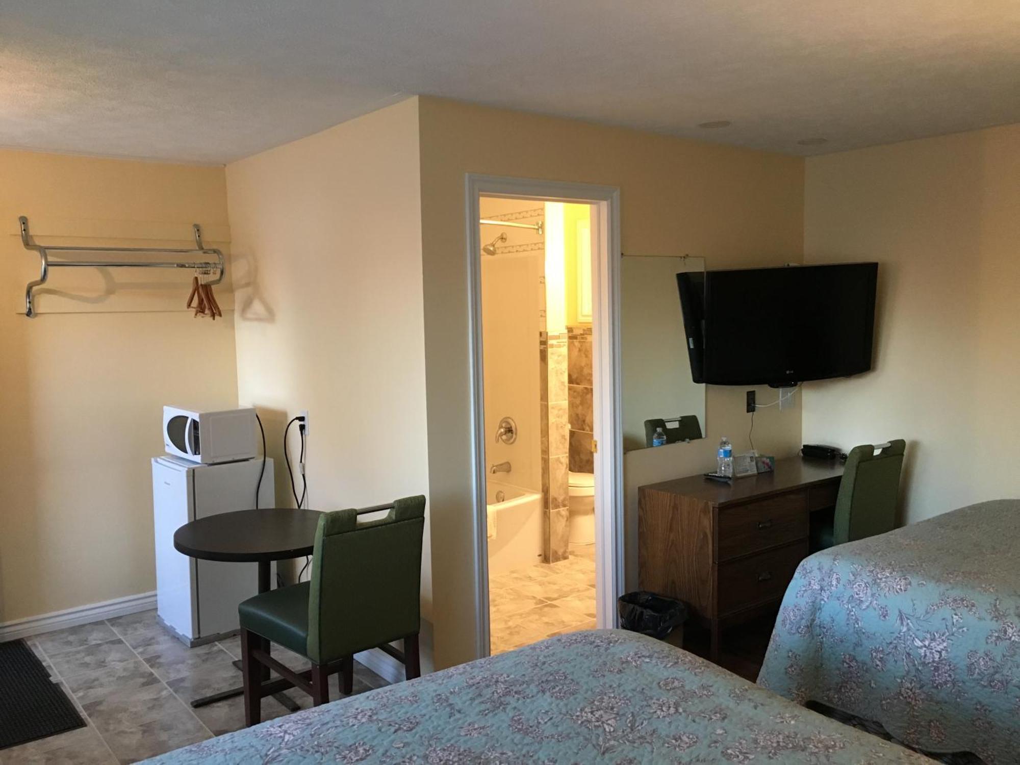 Sunparlor Motel Leamington Esterno foto