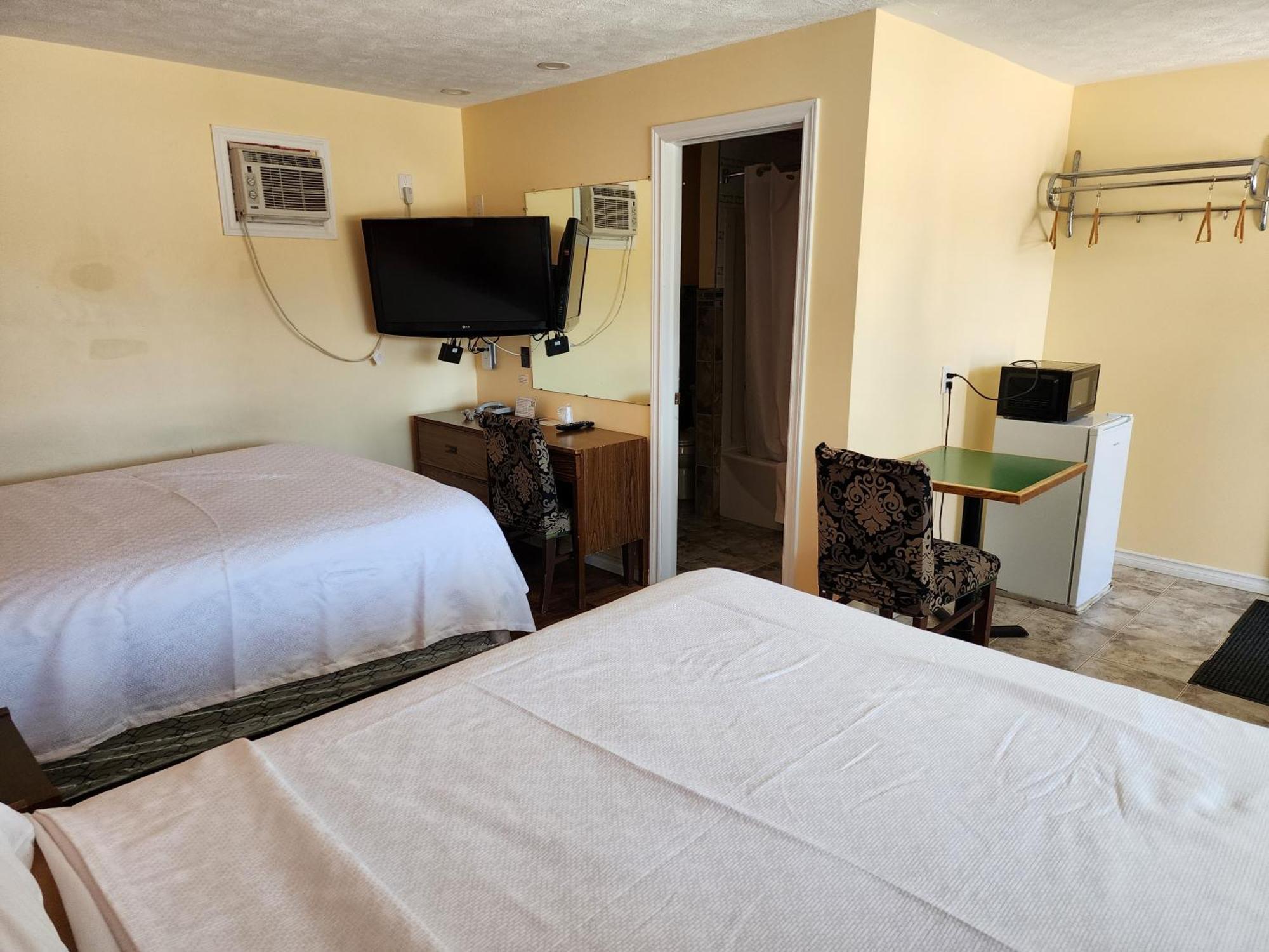 Sunparlor Motel Leamington Esterno foto