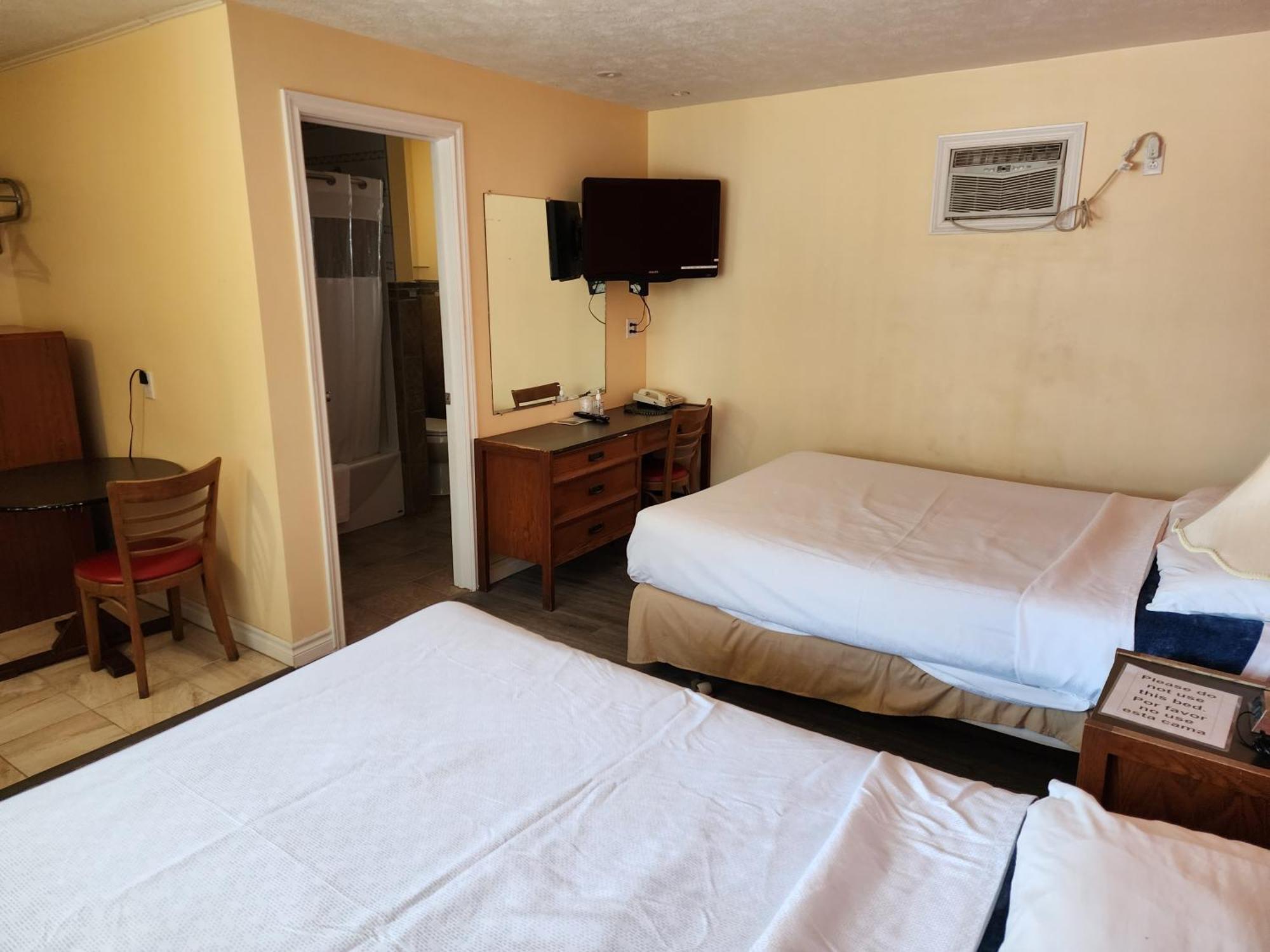 Sunparlor Motel Leamington Esterno foto