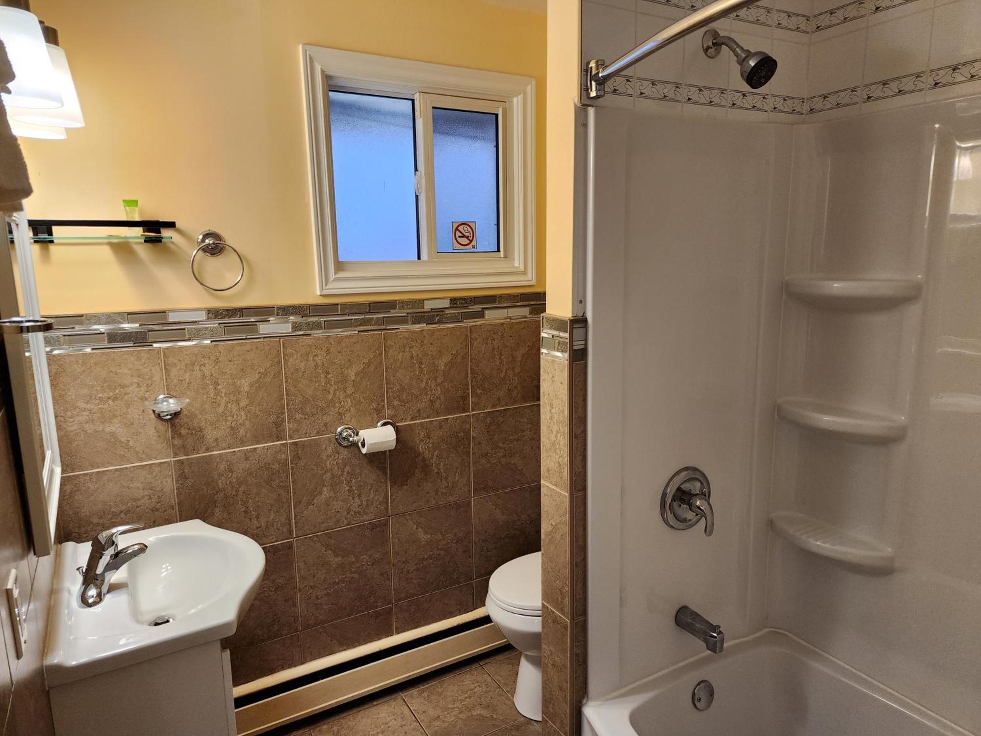 Sunparlor Motel Leamington Esterno foto
