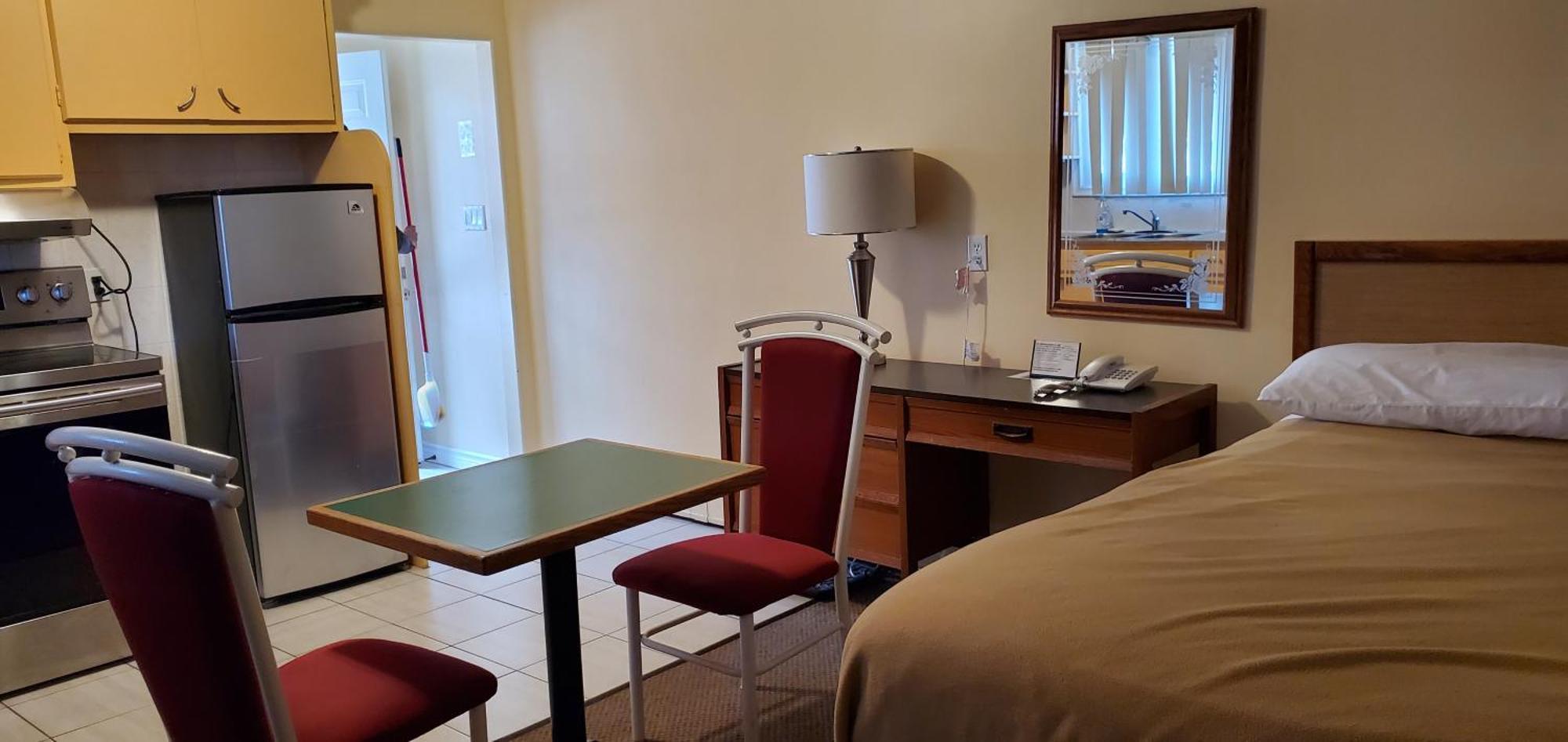 Sunparlor Motel Leamington Esterno foto