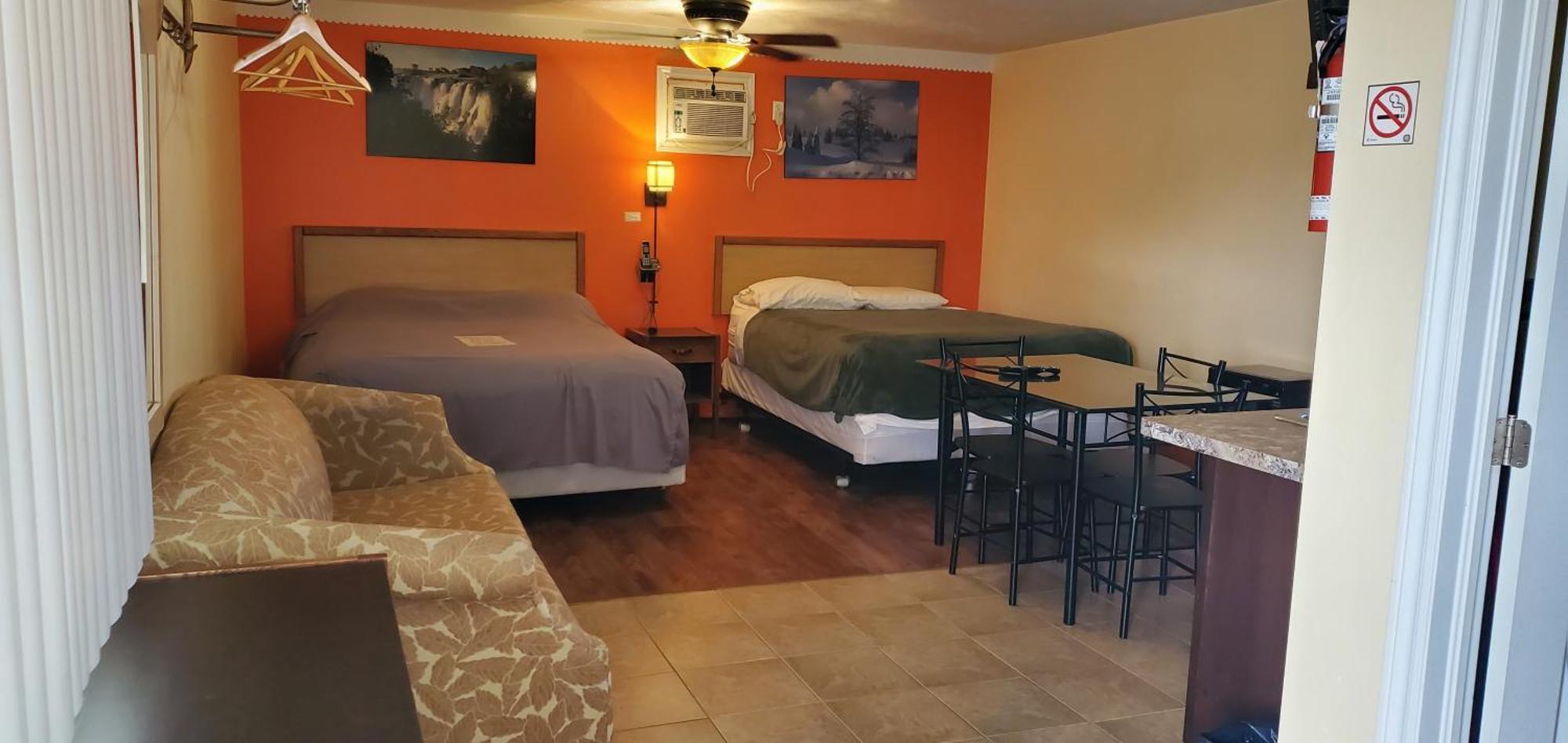 Sunparlor Motel Leamington Esterno foto