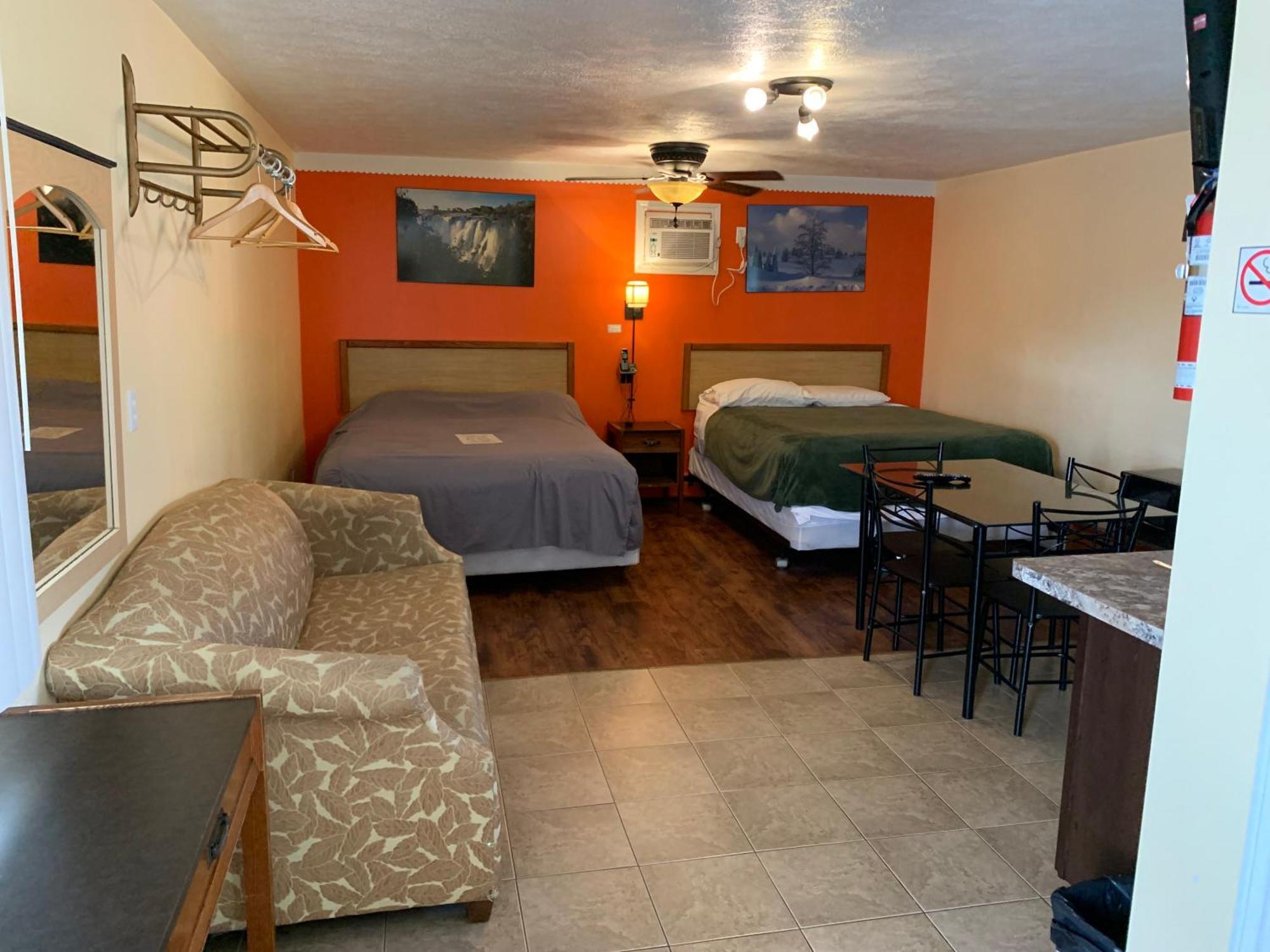 Sunparlor Motel Leamington Esterno foto